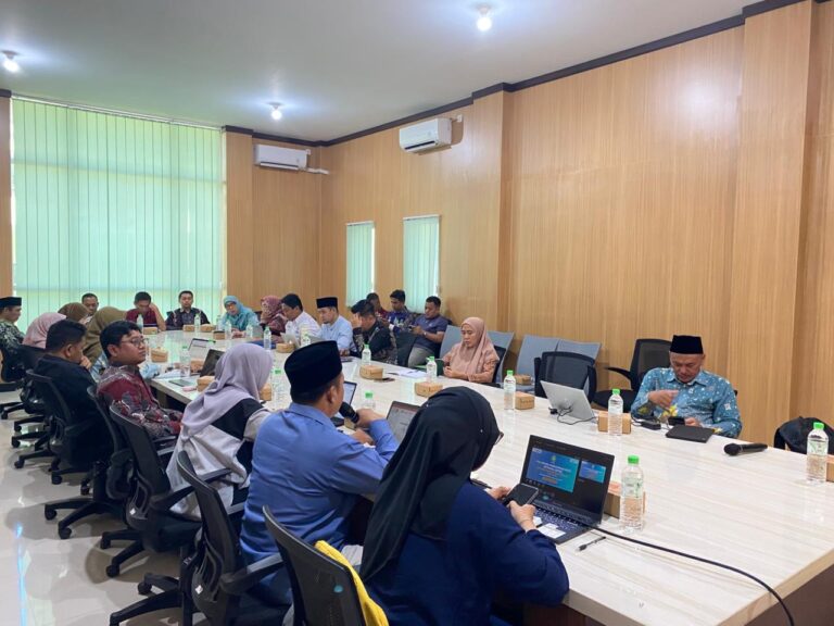 Program Studi Sistem Informasi Fakultas Sains dan Teknologi Universitas Nahdlatul Ulama Sunan Giri menggelar kegiatan Focus Group Discussion (FGD) Penguatan Sistem Penjaminan Mutu Internal (SPMI) bersama Lembaga Penjaminan Mutu Universitas Nahdlatul Ulama Sunan Giri sebagai langkah strategis dalam meningkatkan tata kelola mutu pendidikan tinggi yang berkelanjutan.